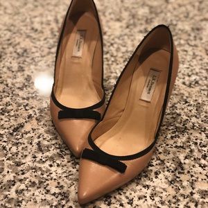 Perfect Nude and Black Pumps